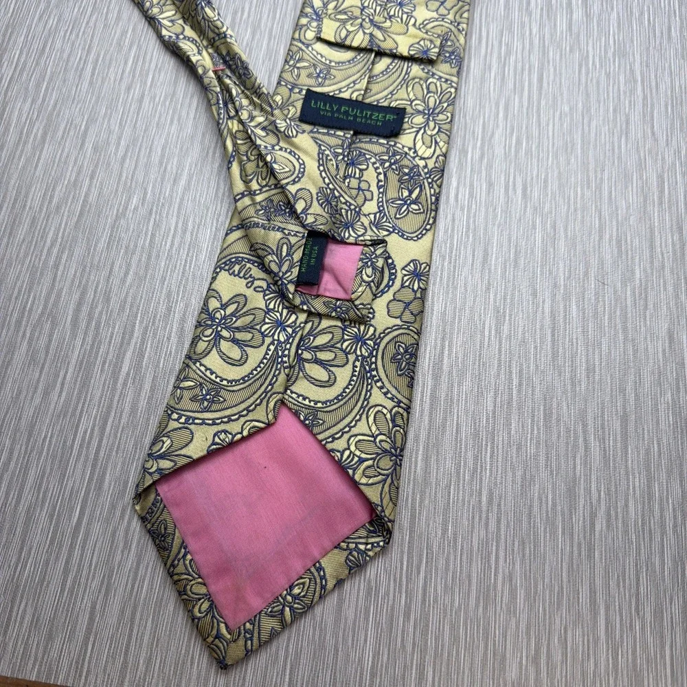 Lilly Pulitzer Mens Tie Gold Navy Blue Paisley Floral Embroidered Preppy